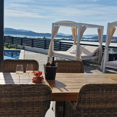 Villa Duplex Enny Mit Meeresblick Vodice